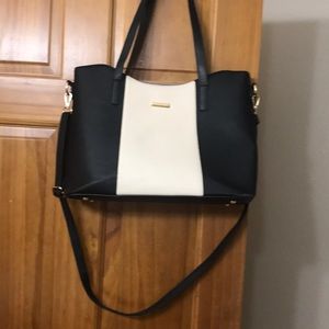 Women Black /off white Purse